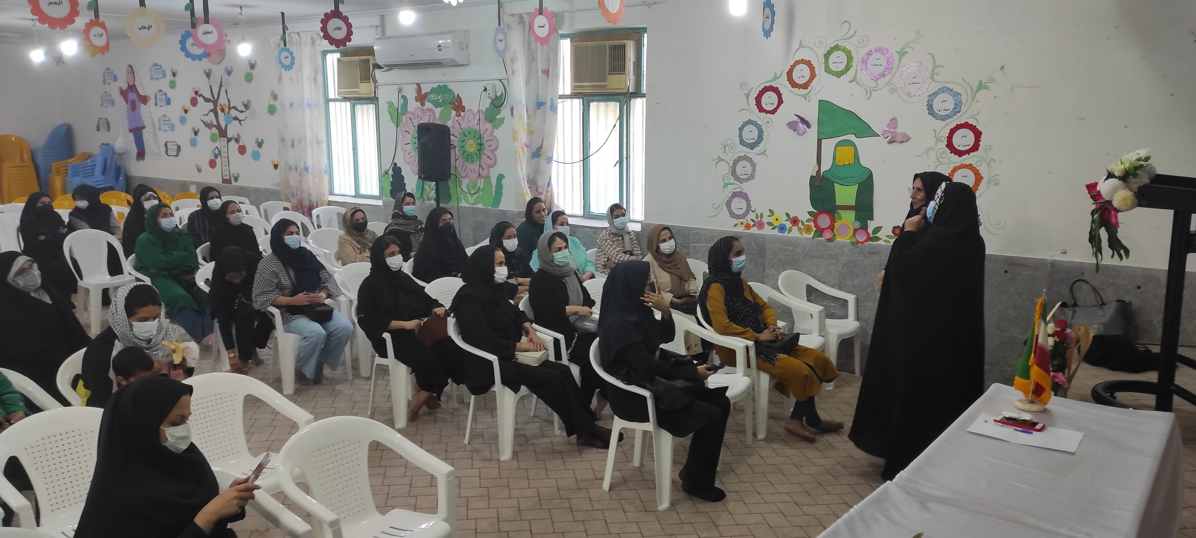 جلسه تصمیم گیری برای جشن تکلیف دبستان دخترانه فاطمی 