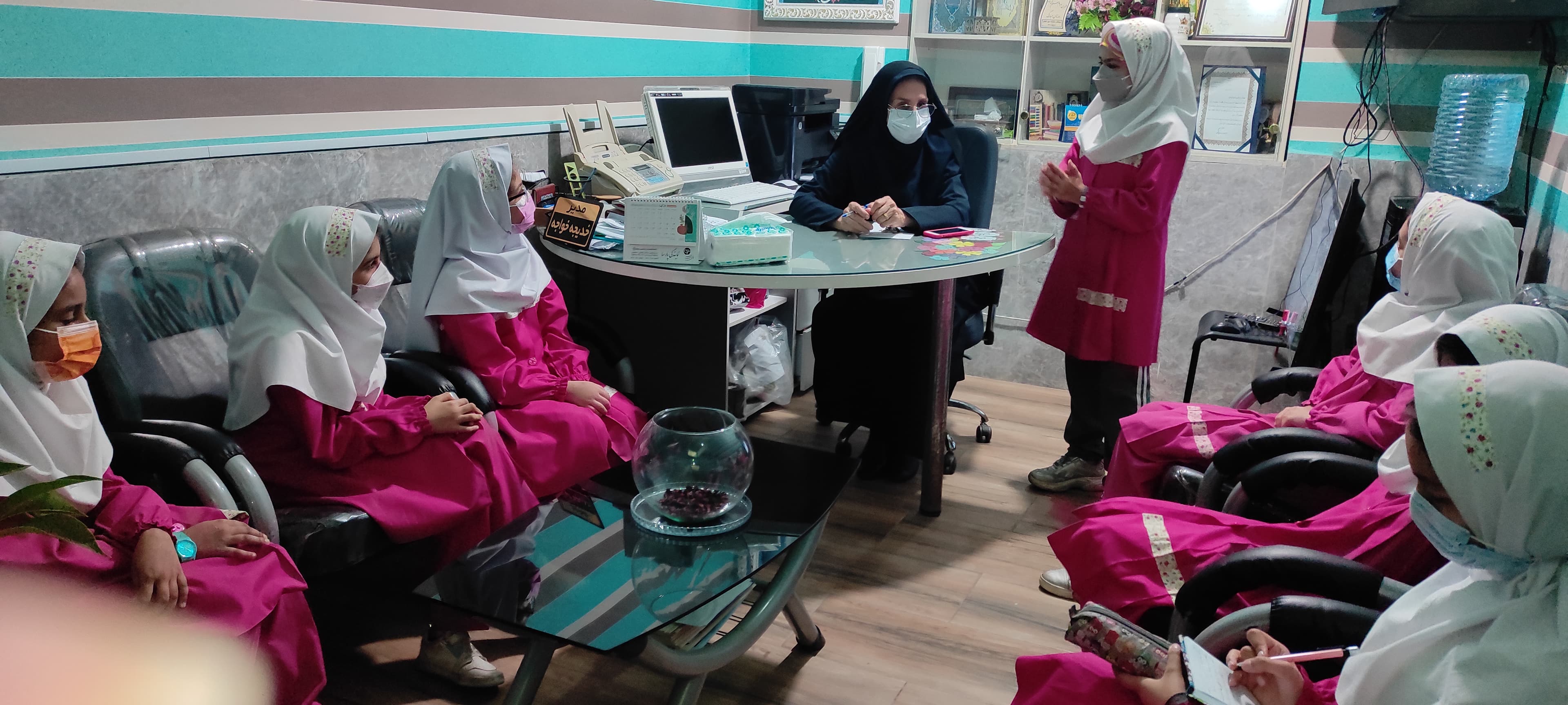 برگزاری اولین جلسه شورای دانش اموزی همراه با مدیریت دبستان 