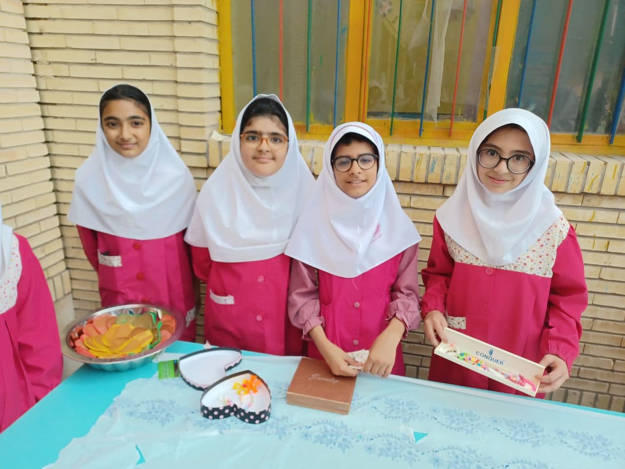 بازارچه خیریه چهارم شبنم 