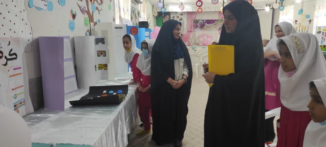 داوری طرح جابربن حیان درون مدرسه ایی با حضور داورین فاطمی و نماینده انجمن دبستان فاطمی 