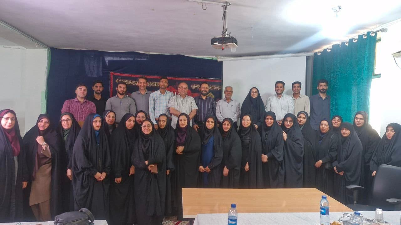 کلاس توانمند سازی همکاران فاطمی با حضور دکتر عمرانی مولف کتاب علوم