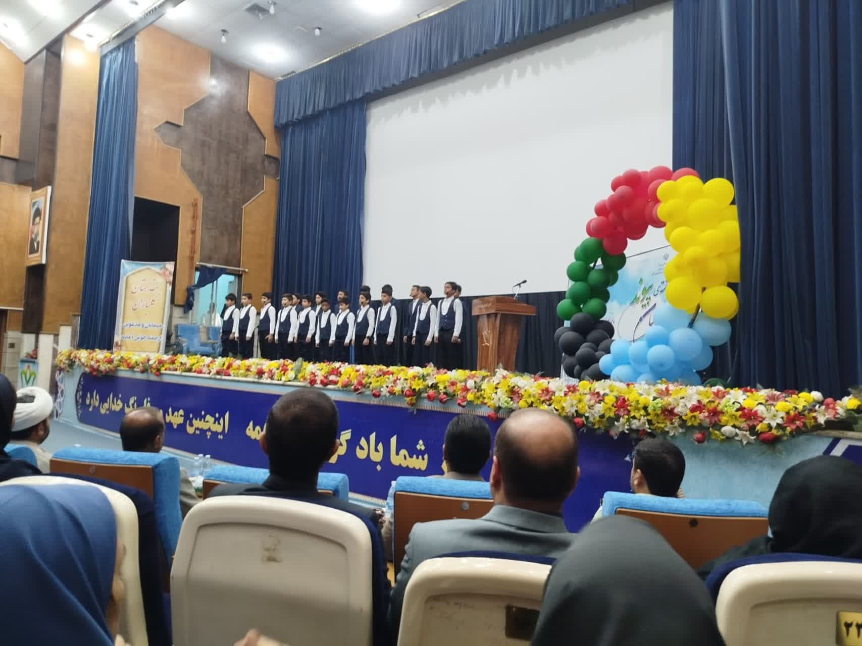 به وقت انجمن برتر کشوری دبستان دخترانه فاطمی مثله همیشه می درخشد