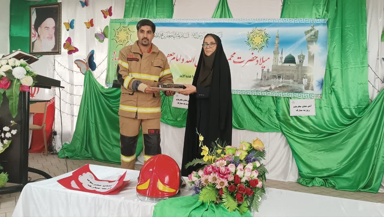 آتش نشانان، فرشته های نجاتی هستند که آتش عشق خدمت به خلق در وجودشان زبانه می کشد تا آتش سوزان و سوزنده حوادث را در زندگی خلق خاموش کنند و روز آتش نشان مبارک.