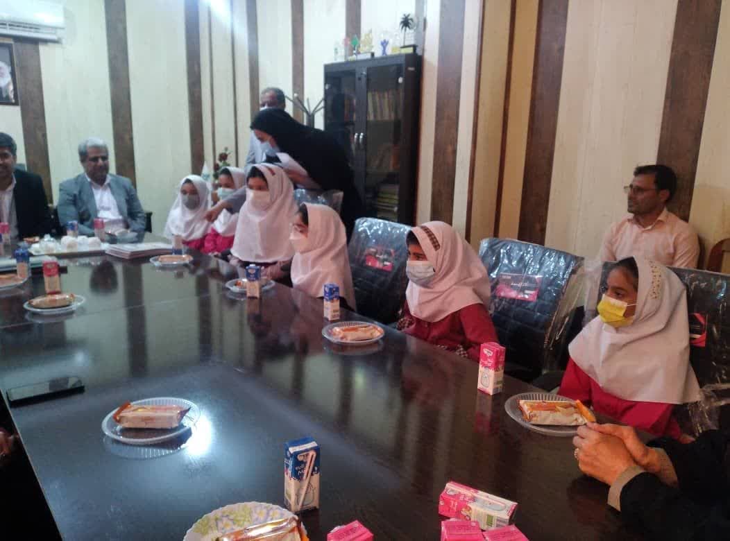 به لطف خدا بزرگ درختران قشنگ فاطمی در مسابقه سفیران سلامت مقام کسب کرده اند به امید موفقیت دختران قشنگ فاطمی