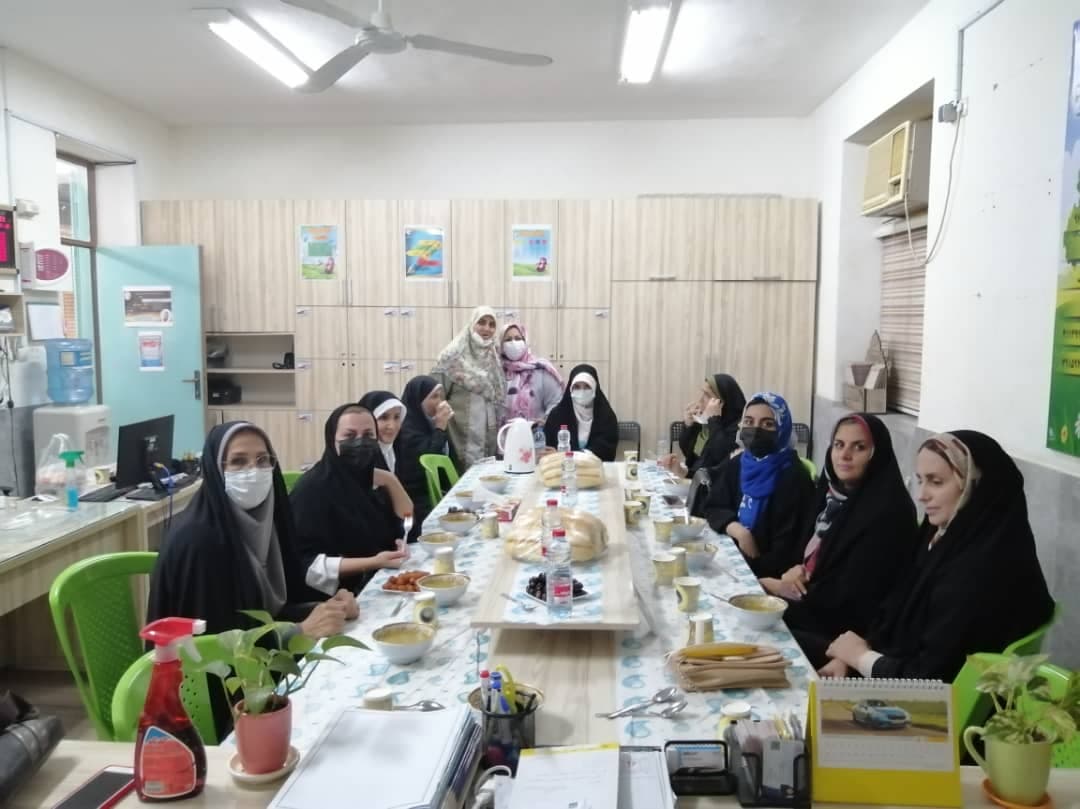 به وقت افطار روزه داران کوچک فاطمی